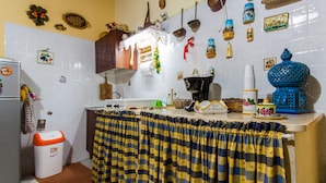 Unclassified image, 5 of 9, button - B B La Pergola, Custonaci Trapani Minaudo Rentals Garage (Custonaci)