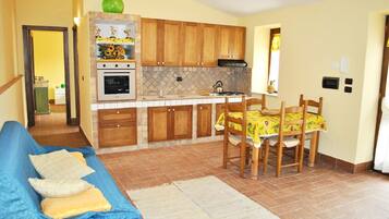 Villa, 1 Bedroom, Patio, Garden View | Interior