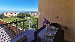 Unclassified image, 4 of 13, button - Casa Arborea con Vista Mare (Castelsardo)