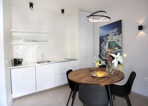 Apartment, 1 Bedroom, Balcony | Dining
