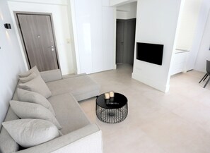 Apartment, 1 Bedroom, Balcony | Living area