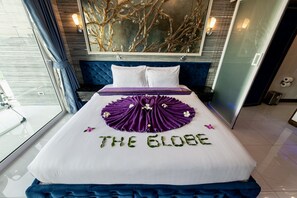 Panoramic Double Room, 1 King Bed, Terrace | Premium bedding, minibar, in-room safe, individually decorated - The Globe Hotel Bar and Restaurant  (Pattaya)