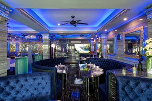 Restaurant - The Globe Hotel Bar and Restaurant  (Pattaya)