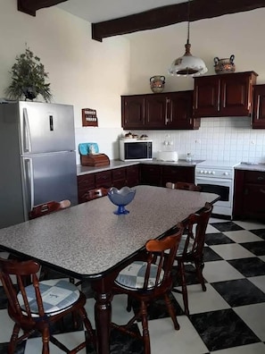 Espresso maker, highchair