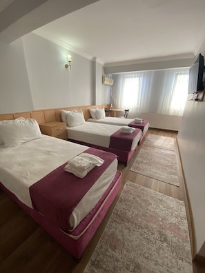 Family Room | Premium bedding, minibar, individually decorated, individually furnished - Hotel Ozsefa (Istanbul)