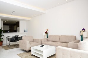 Televisión LED 42 cm con canales de televisión vía satélite, televisión