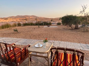 King Suite with Spa Bath | Terrace/patio - YAKOUT MERZOUGA LUXURY CAMP (Rissani)