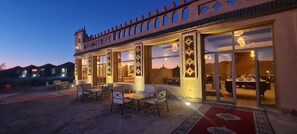 Front of property - YAKOUT MERZOUGA LUXURY CAMP (Rissani)