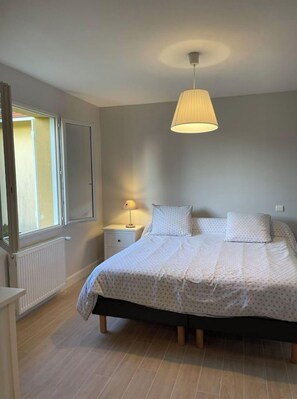 4 chambres, fer et planche Ă repasser, lit parapluie, Wi-Fi gratuit