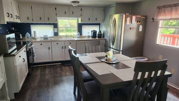 Cabin, 3 Bedrooms, Patio | Dining room