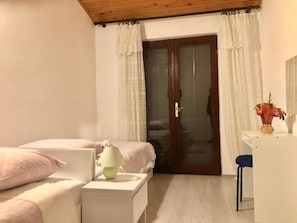 Apartment, 2 Bedrooms, Smoking, Balcony | 3 bedrooms