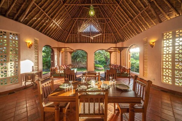 Villa, 2 chambres, vue sur le jardin | Restauration