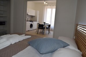 Apartamento, 2 habitaciones, balcón, vistas a la ciudad | 2 dormitorios