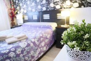 Standard Double Room | Memory-foam beds, individually decorated, individually furnished - Happy Room Tenerife (Granadilla de Abona)