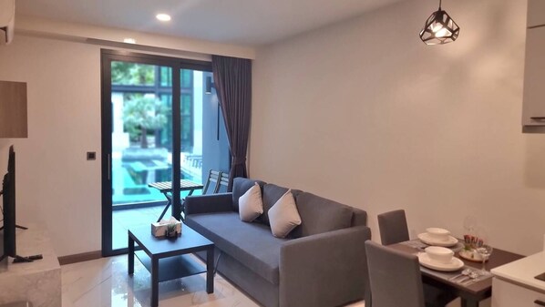 Appartement, 1 chambre, accessible aux personnes à mobilité réduite, balcon | Coin séjour