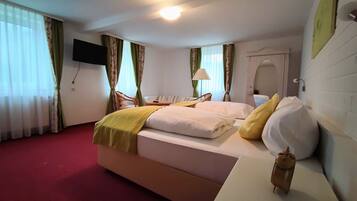 Room, 1 Bedroom, Smoking, Balcony | 1 bedroom