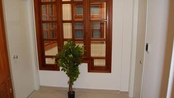 Apartment, 2 Bedrooms, Balcony, City View | Interior