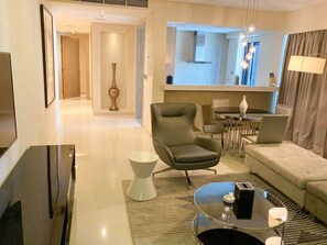 Interior - Stunning Fully Furnished 2 Bedroom in Paramount Prime Location Business bay (Dubai)