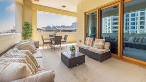 Unclassified image, 2 of 20, button - Palm Jumeirah - 2br - New Furnished - Next To Mall (Dubai)