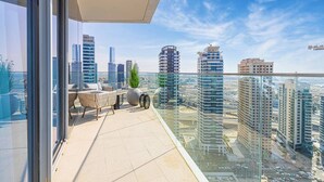 Balcony - Brand New, Stylish 2br and M, Amazing Marina Views (Dubai)
