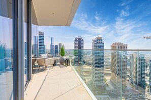 อพาร์ทเมนท์, 2 ห้องนอน, ระเบียง, วิวทะเล | ระเบียง