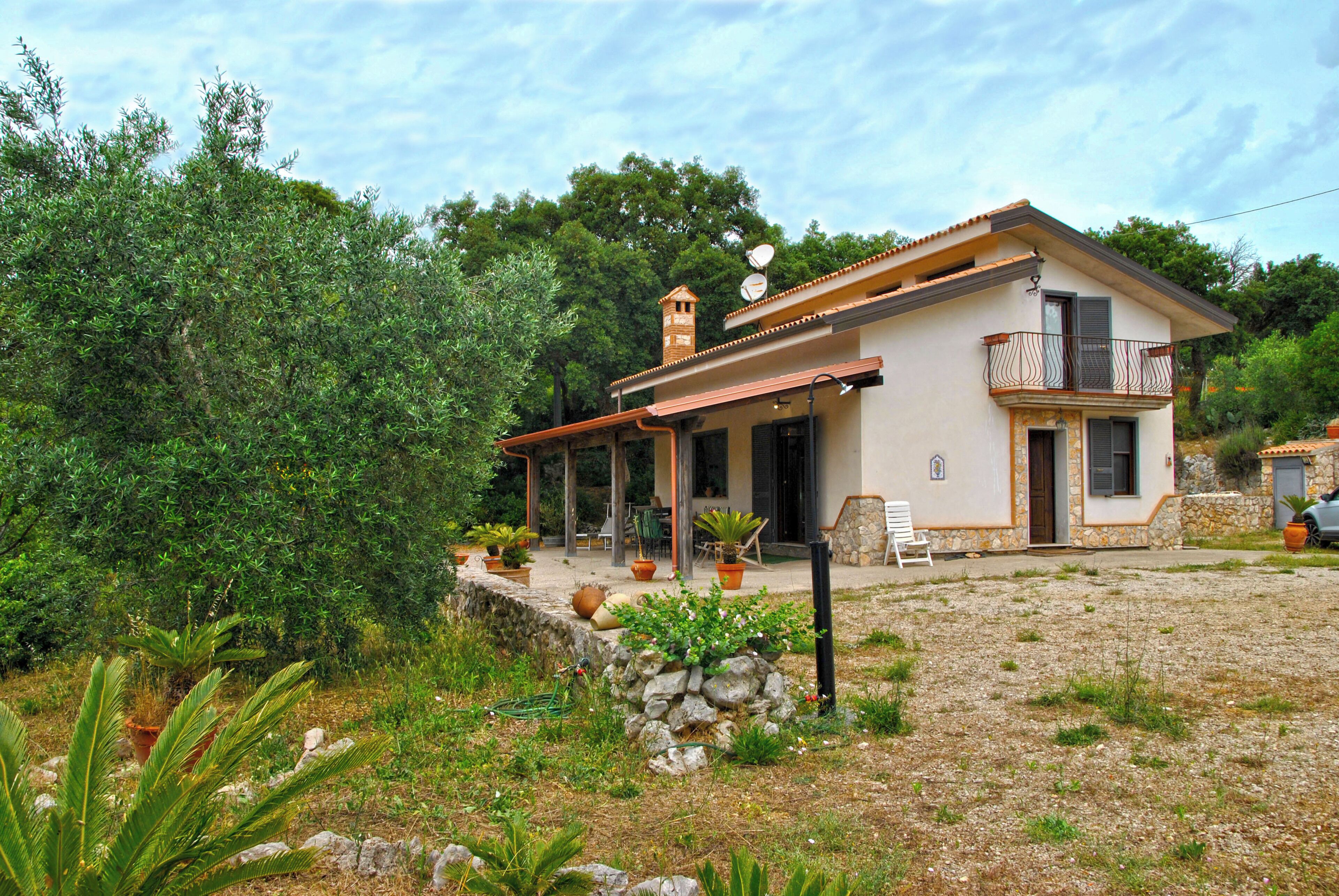 Villa, 3 Bedrooms, Smoking, Balcony | Front of property