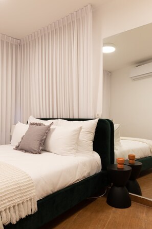 5 habitaciones, tabla de planchar con plancha, wifi y ropa de cama 