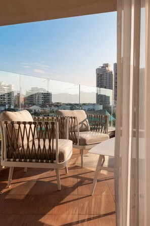 Interior - O&O Group – Beachside Villa w/ Private Jacuzzi (Rishon LeTsiyon)