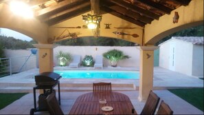 Outdoor dining - PARADIS EN PROVENCE PROMOS SUPERB VILLA swimming pool/air-conditioning/calm (Saint-Cyr-sur-Mer)