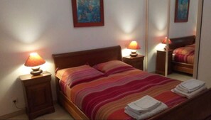 3 bedrooms, iron/ironing board, free WiFi, bed sheets - PARADIS EN PROVENCE PROMOS SUPERB VILLA swimming pool/air-conditioning/calm (Saint-Cyr-sur-Mer)