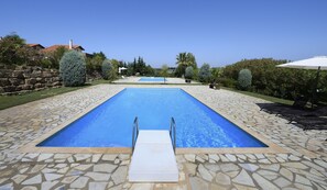Outdoor pool - BEAUTIFUL SANI VILLA (Σάνη)