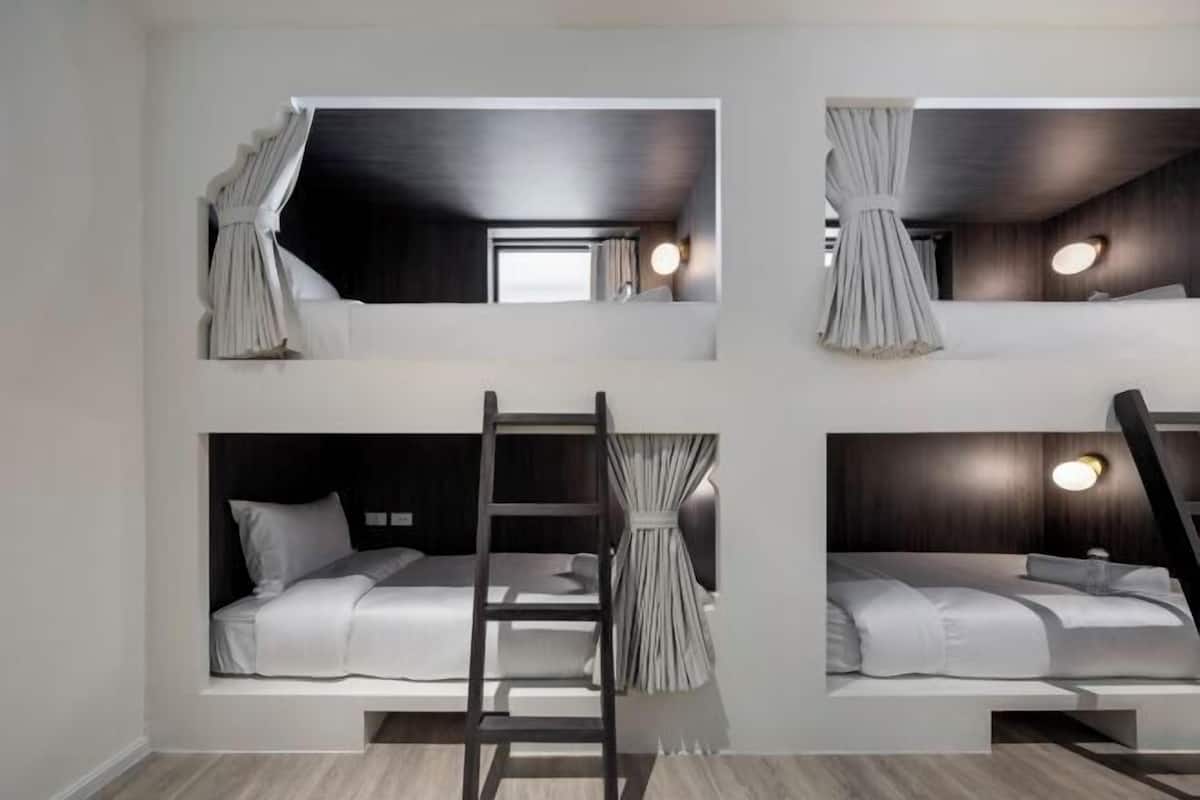 Nệm cao su hoạt tính (memory foam), minibar