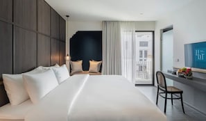 Memory-foam beds, minibar, laptop workspace, soundproofing - Lilit Bang Lumphu Hotel (Bangkok)