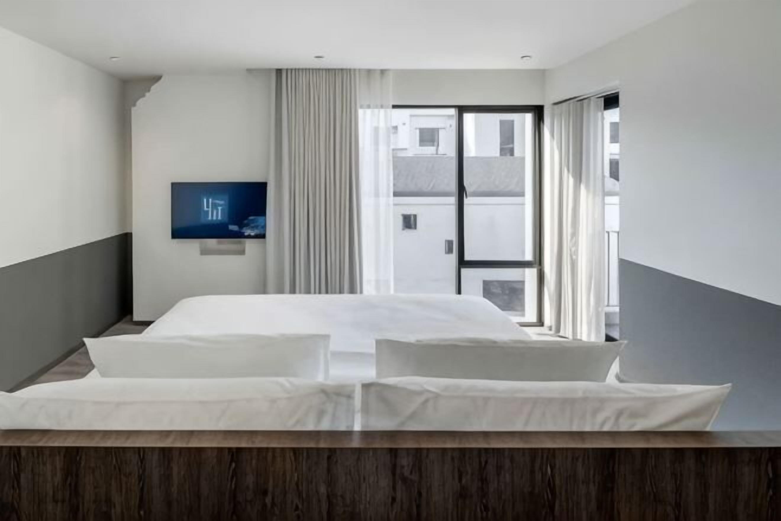 Colchones viscoelásticos, minibar, espacio para trabajar con un portátil