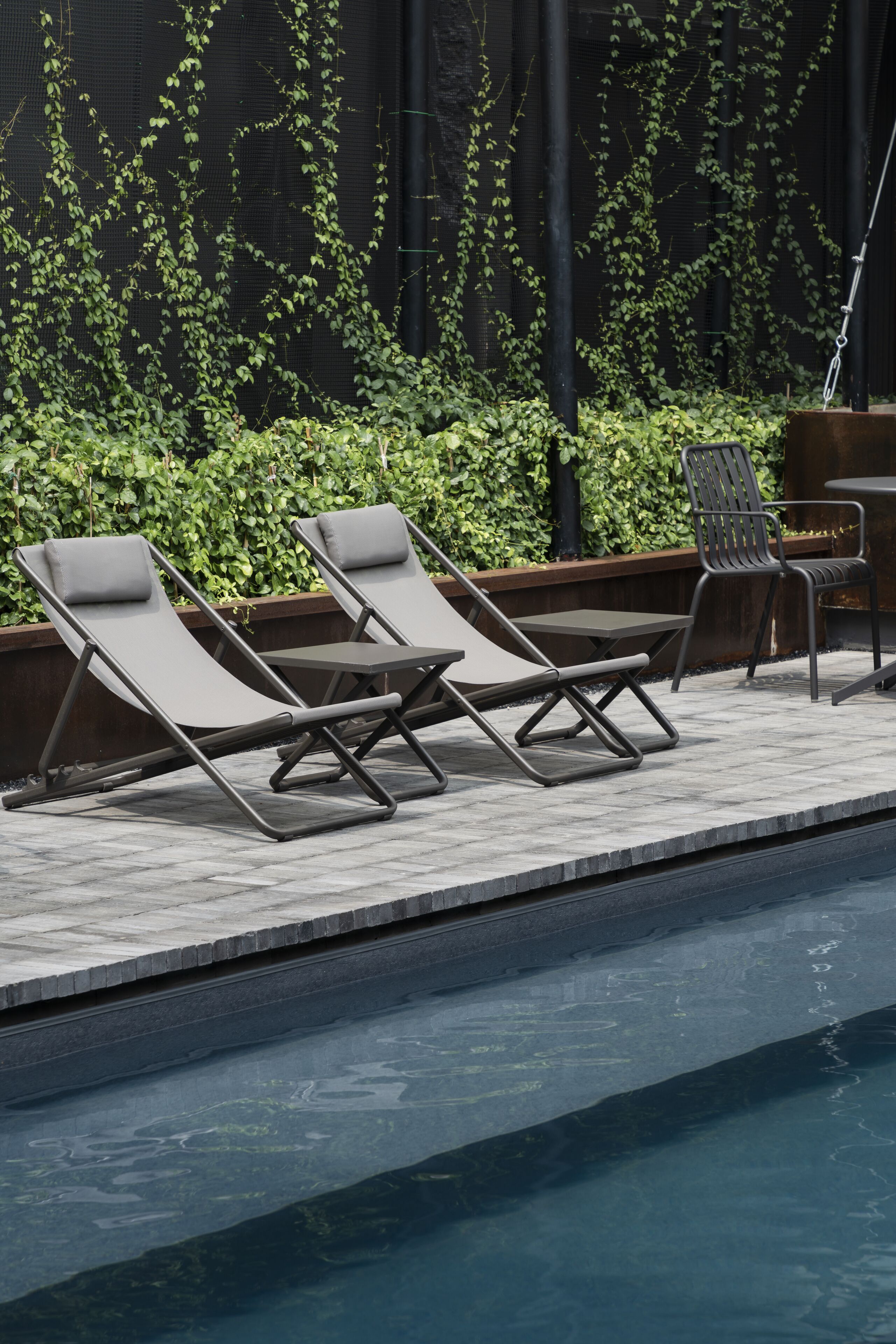 حمّام سباحة خارجي