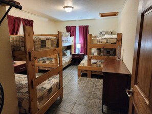 5 bedrooms, WiFi, bed sheets, wheelchair access