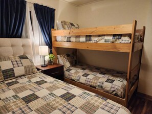 5 bedrooms, WiFi, bed sheets, wheelchair access