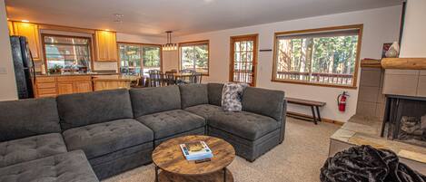 Télévision, cheminée