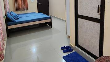 2 bedrooms, bed sheets