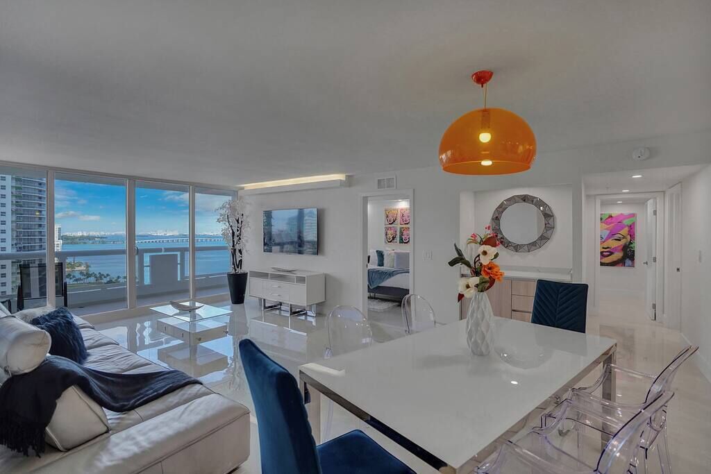 Elevate! 4 Bedroom Miami Condo, Water & Park Views!