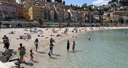 LE PAMELA face à la mer, vue exceptionnelle, jardin privé, parking privé