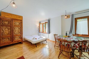 Standard Studio, Mountain View (Studio Clotes Ski In - Ski Out) | Dining - Studio Clotes Ski In - Ski Out (Sauze d'Oulx)