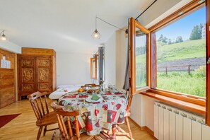 Standard Studio, Mountain View (Studio Clotes Ski In - Ski Out) | Dining - Studio Clotes Ski In - Ski Out (Sauze d'Oulx)