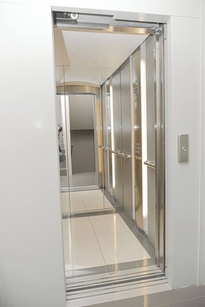 Apartment, 1 Bedroom, Accessible, Balcony | Interior