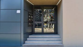 Apartment, 1 Schlafzimmer, barrierefrei, Balkon | Eingangsbereich