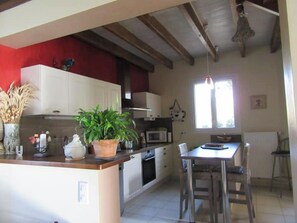 Refrigerador, horno, parrilla de estufa y lavavajillas 