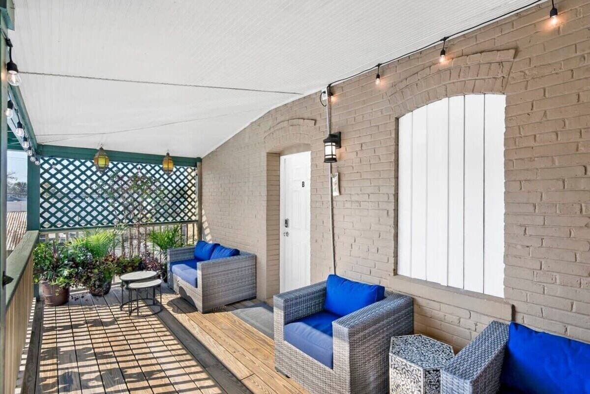 Photo 4 of Free Parking, Big Patio, Next to Restaurants, Bars