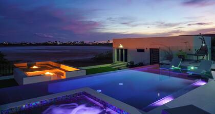 Large, Modern apartment with pool in exclusive Malmok/Arashi area, near beach.