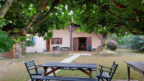 La maison landaise et sa tente bivouac (couchage + 2 personnes)