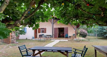 La maison landaise et sa tente bivouac (couchage + 2 personnes)